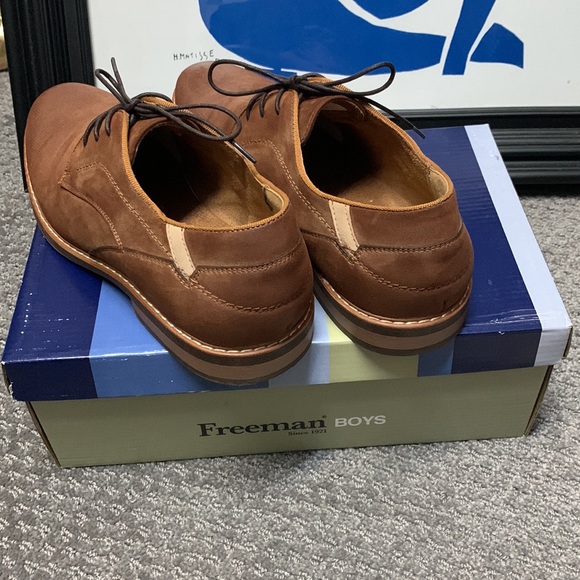 Boys Dress Shoes. Faux suede. Excellent condition. Worn 1x. 👞 - Picture 4 of 7